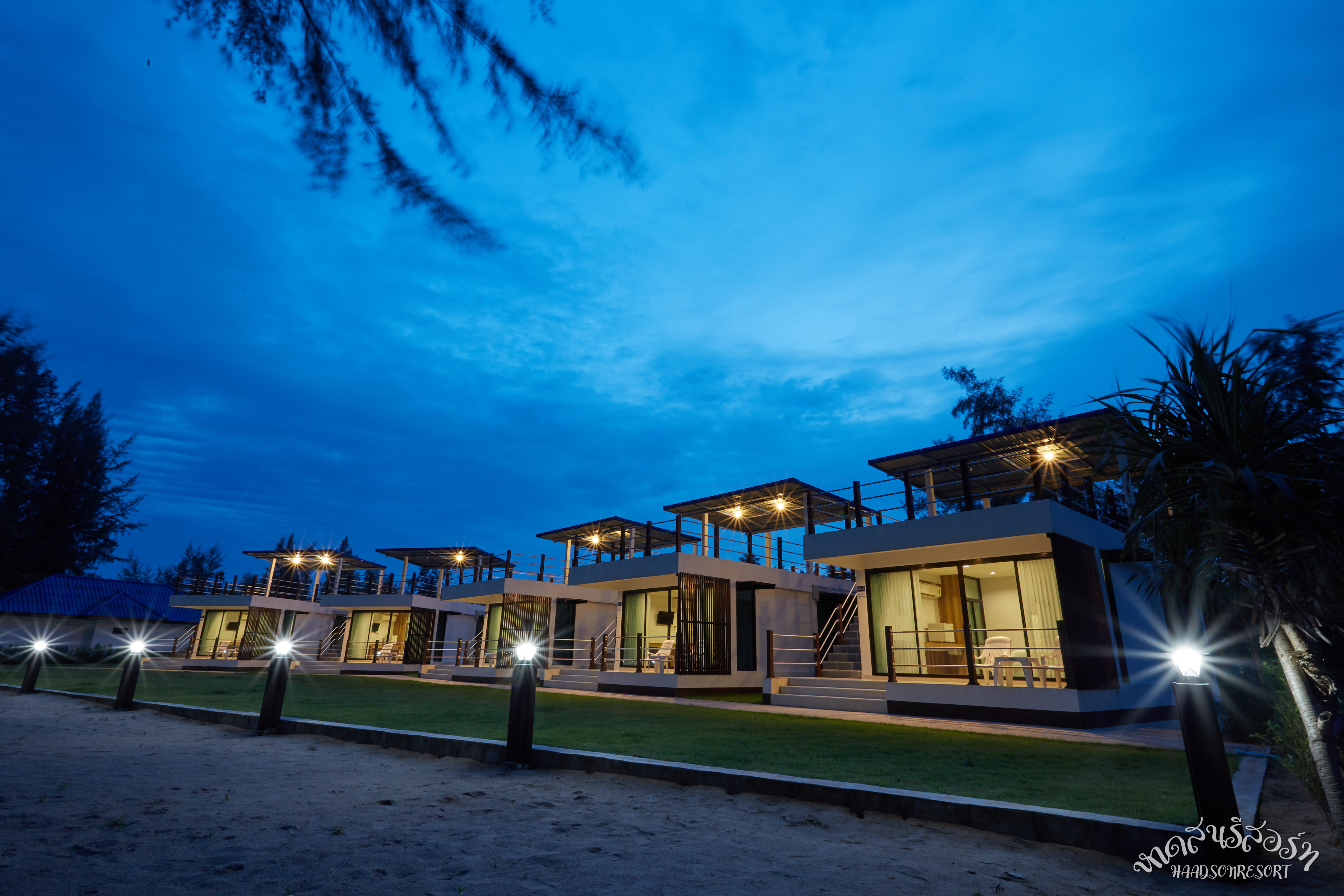 Villa Seaview หาดสนรีสอร์ท วิวกลางคืน